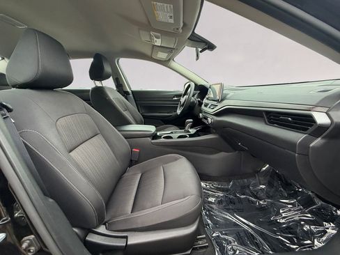 Used 2024 Nissan Altima 2.5 SV FWD image 17