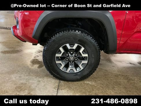 Used 2019 Toyota Tacoma TRD Off-Road w/ Technology Package image 10