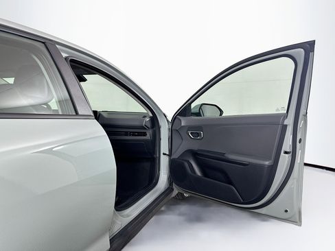 Used 2025 Kia K4 LXS image 31