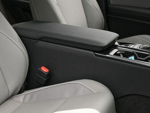 Used 2026 Toyota Camry SE w/ Convenience Package image 49