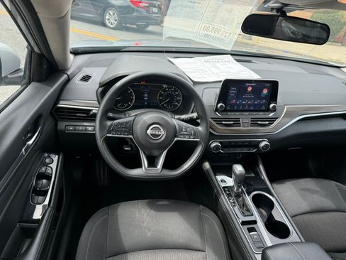 Used 2023 Nissan Altima 2.5 SV AWD/4WD image 11