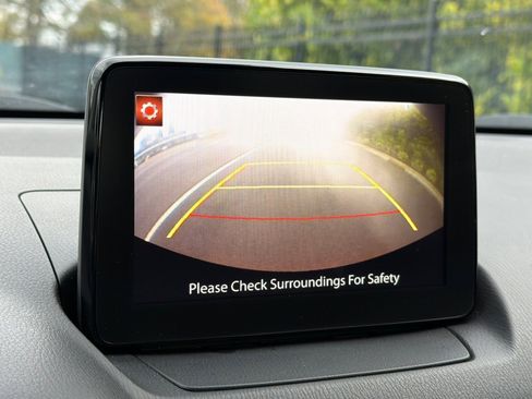 Used 2020 Toyota Yaris XLE image 20