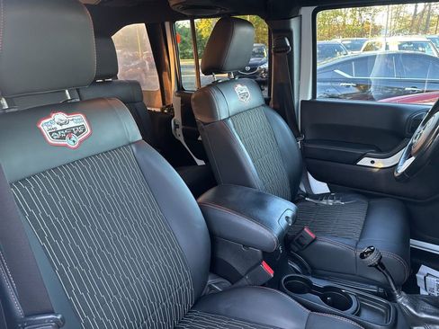 Used 2012 Jeep Wrangler Unlimited Sahara image 46