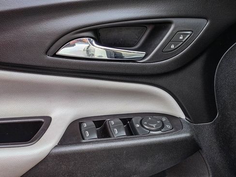 Used 2020 Chevrolet Equinox LT image 14
