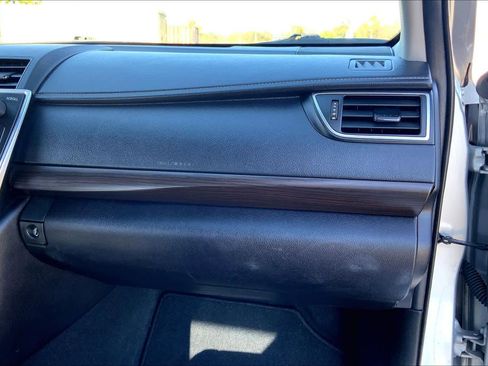 Used 2016 Toyota Camry XLE image 17