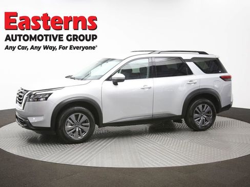 Used 2025 Nissan Pathfinder SV FWD image 57