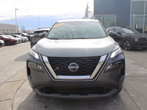 Used 2023 Nissan Rogue S image 2