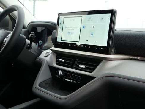 New 2026 Ford Explorer Active RWD image 19
