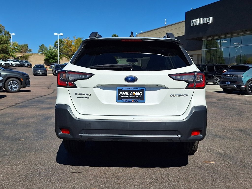 Used 2023 Subaru Outback Premium AWD/4WD image 4
