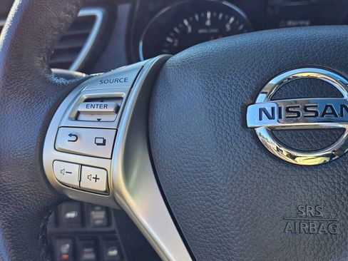 Used 2016 Nissan Rogue SL image 26