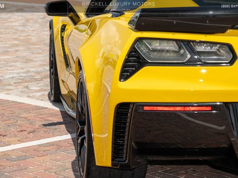 Used 2015 Chevrolet Corvette Z06 w/ 3LZ Preferred Equipment Group RWD image 47