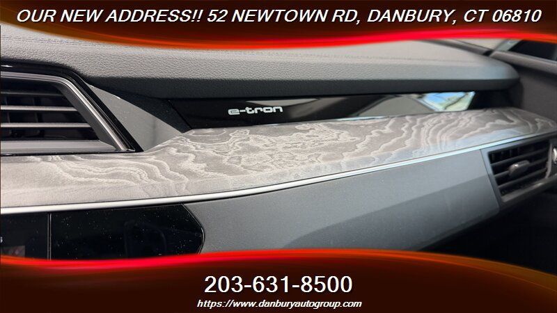 Used 2021 Audi e-tron Premium w/ Convenience Plus Package AWD/4WD image 29