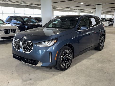 Used 2025 BMW X3 xDrive30i w/ Convenience Package AWD/4WD image 4