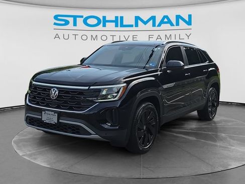 Certified 2024 Volkswagen Atlas Cross Sport SE AWD/4WD image 1