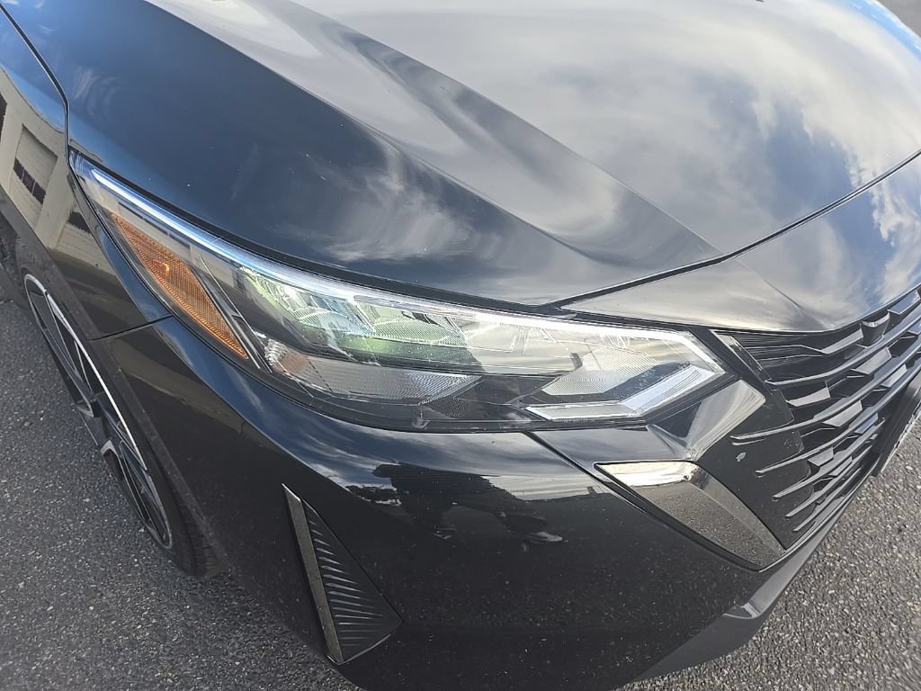 Used 2025 Nissan Sentra SR FWD image 30