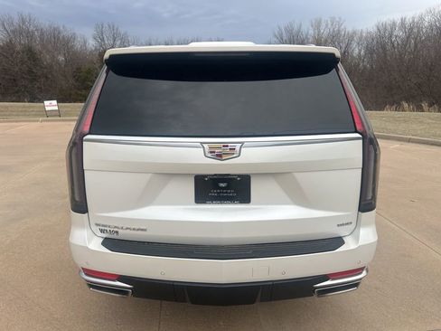 Used 2024 Cadillac Escalade Premium Luxury Platinum AWD/4WD image 4