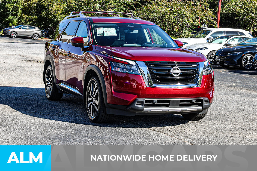 Used 2025 Nissan Pathfinder Platinum w/ Cargo Package AWD/4WD image 4