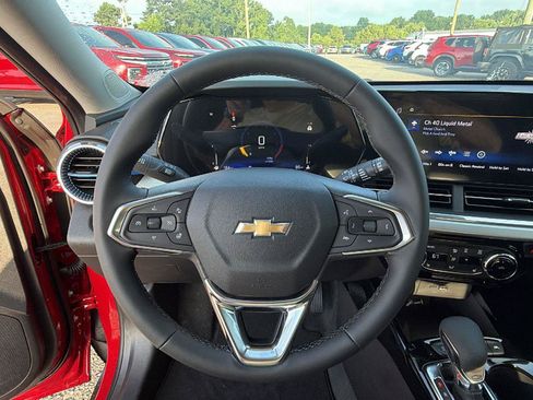 New 2026 Chevrolet Trax LT w/ Sunroof Package FWD image 21