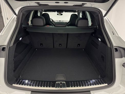 Used 2025 Porsche Cayenne image 21