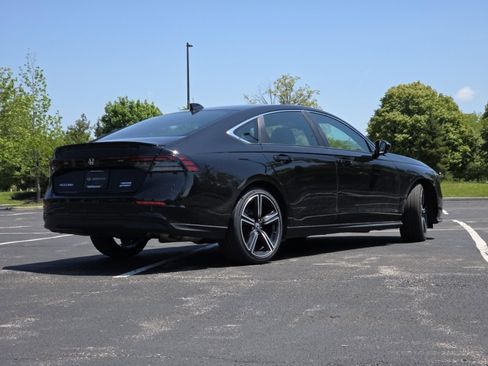 Certified 2025 Honda Accord Sport image 22