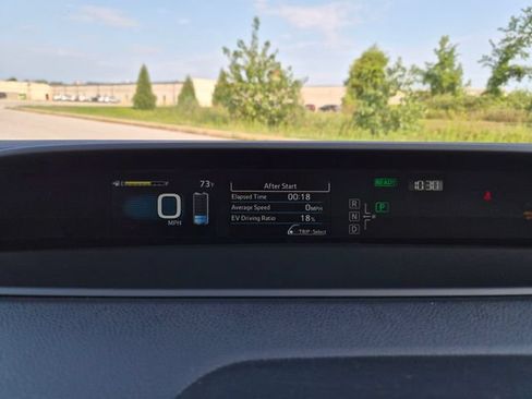 Used 2016 Toyota Prius Two FWD image 21