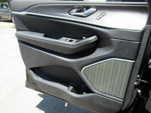 New 2026 Jeep Grand Cherokee Limited AWD/4WD image 19