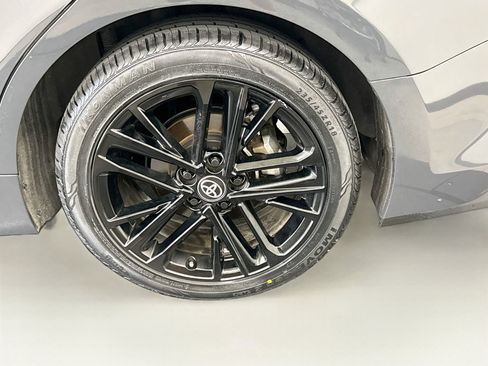 Used 2025 Toyota Camry SE FWD image 11