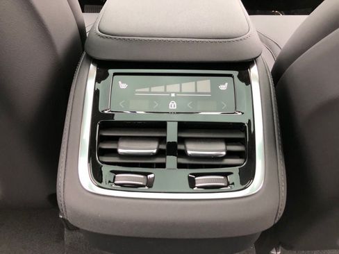 Used 2026 Volvo XC90 B6 Plus w/ Protection Package Premier AWD/4WD image 31