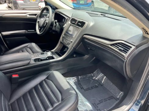 Used 2020 Ford Fusion SEL FWD image 26