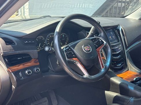 Used 2015 Cadillac Escalade Luxury AWD/4WD image 15
