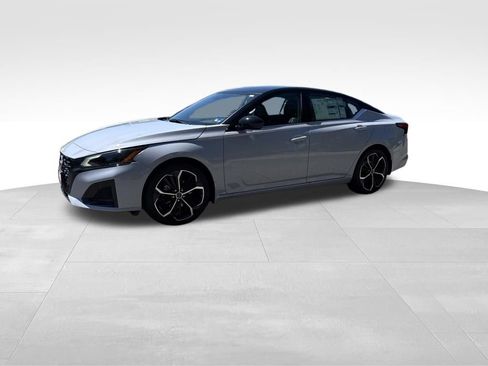 New 2026 Nissan Altima 2.5 SR FWD image 9