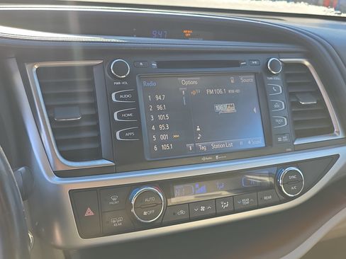 Used 2015 Toyota Highlander XLE image 20