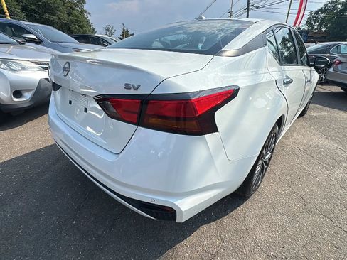 Used 2023 Nissan Altima 2.5 SV FWD image 5