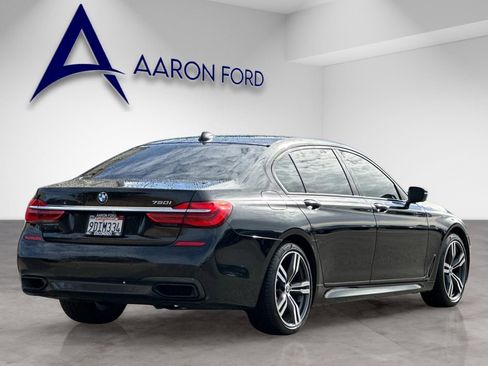 Used 2019 BMW 750i w/ M Sport Package image 5