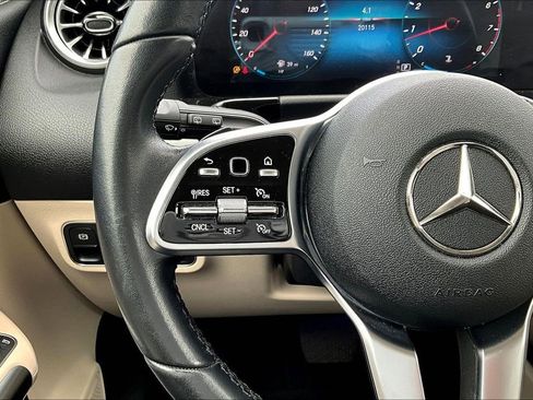 Used 2022 Mercedes-Benz GLA 250 4MATIC image 11