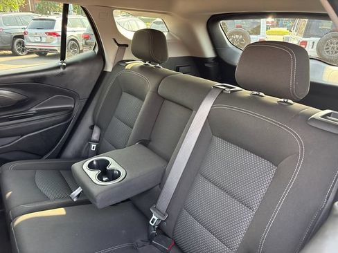 Used 2024 GMC Terrain SLE AWD/4WD image 8