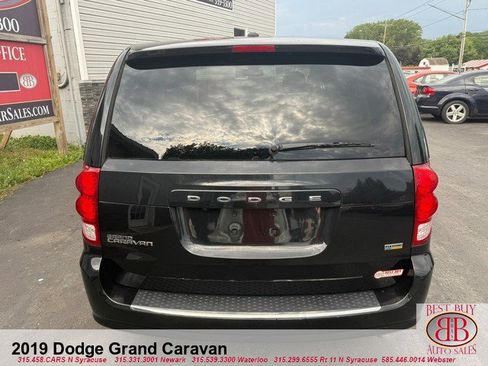 Used 2019 Dodge Grand Caravan SE w/ UConnect Hands-Free Group image 7