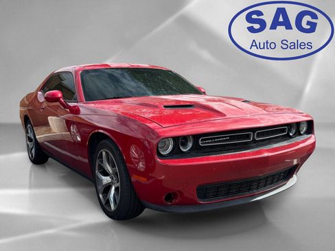 Used 2016 Dodge Challenger SXT Plus RWD image 2
