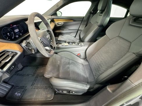 Used 2023 Audi e-tron GT Premium Plus image 19