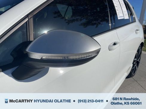Used 2022 Volkswagen Golf R image 18