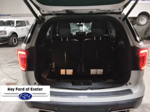 Used 2018 Ford Explorer XLT w/ Equipment Group 202A AWD/4WD image 11