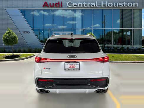 New 2025 Audi SQ5 Prestige image 10