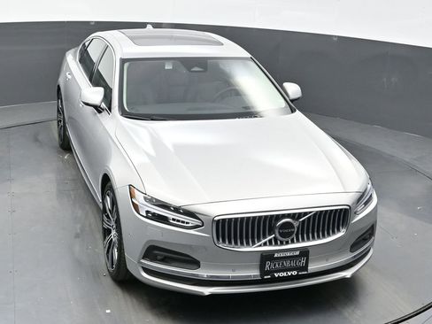 Used 2025 Volvo S90 B6 Ultra w/ Lounge Package image 26