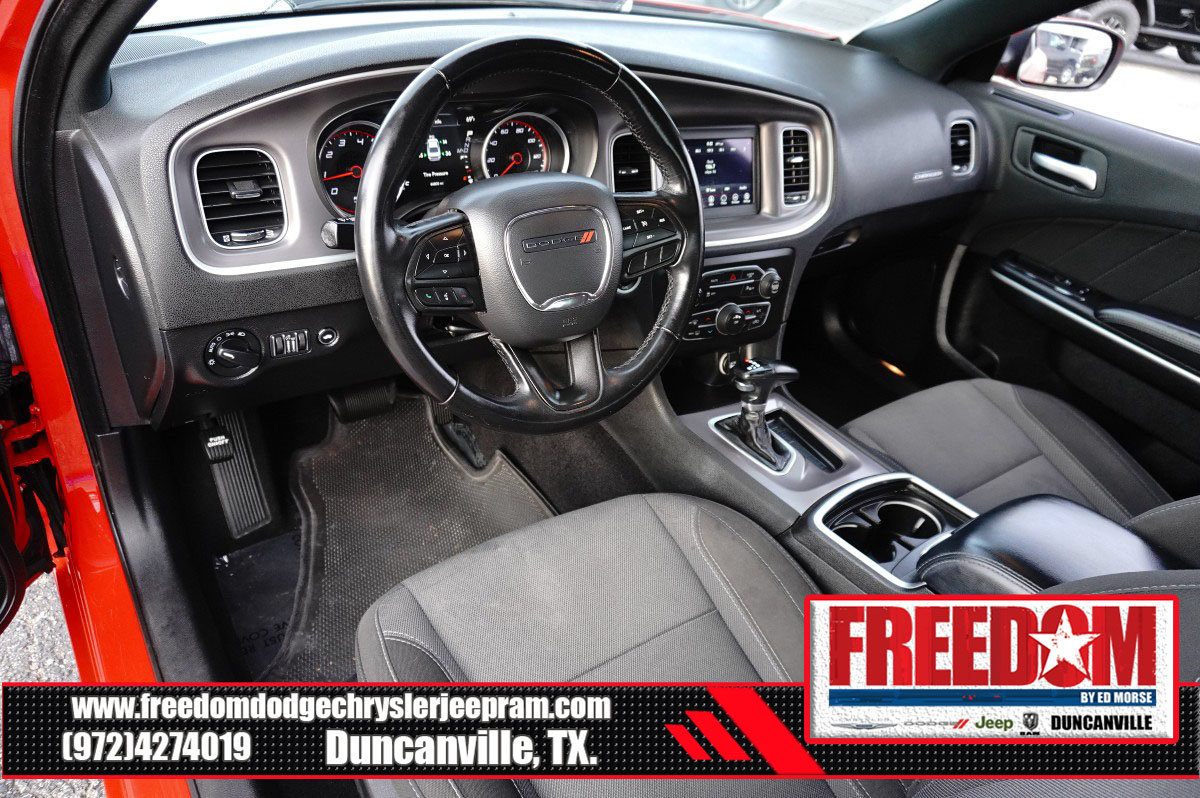 Used 2022 Dodge Charger SXT RWD image 10