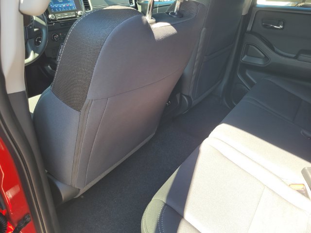 Certified 2024 Nissan Frontier SV w/ Technology Package AWD/4WD image 14