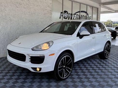 Used 2017 Porsche Cayenne Platinum Edition w/ Premium Package (PJV) AWD/4WD image 33