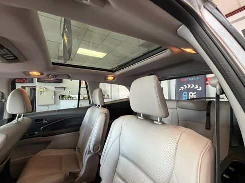 Used 2018 Honda Pilot Elite image 30