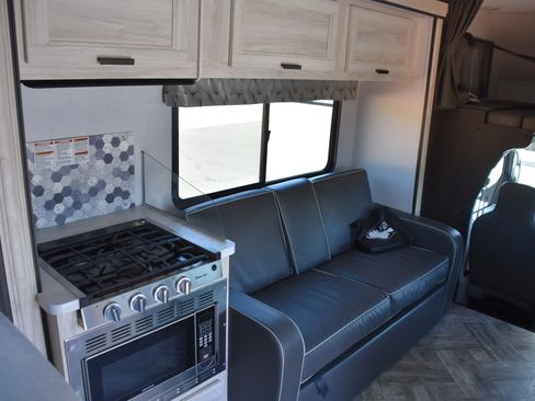 Used 2022 Ford E-450 and Econoline 450 Super Duty w/ Motorhome Prep Package RWD image 13