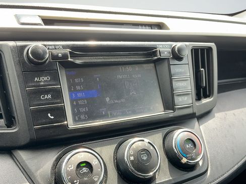Used 2017 Toyota RAV4 LE FWD image 11