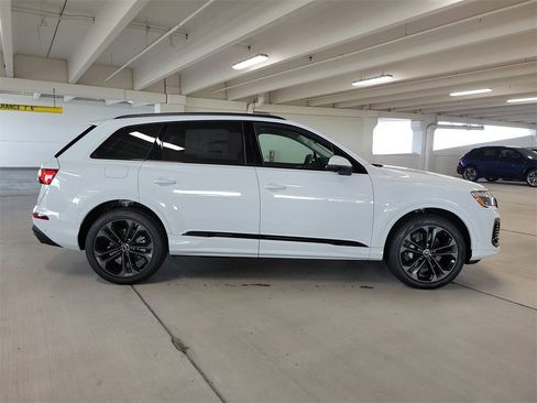 Used 2025 Audi Q7 3.0T Premium Plus w/ Premium Plus Package image 9
